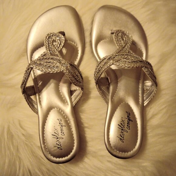 Dexflex Comfort Flip Flop Silver Chain Knot Design EUC Size 6.5 W - Picture 3 of 11